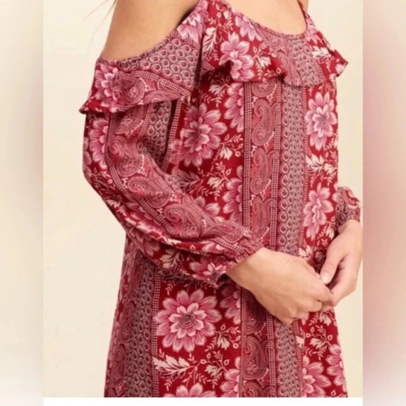 Hollister‎ Dresses Red Print Off-The-Shoulder Shift Dress - Picture 2 of 9